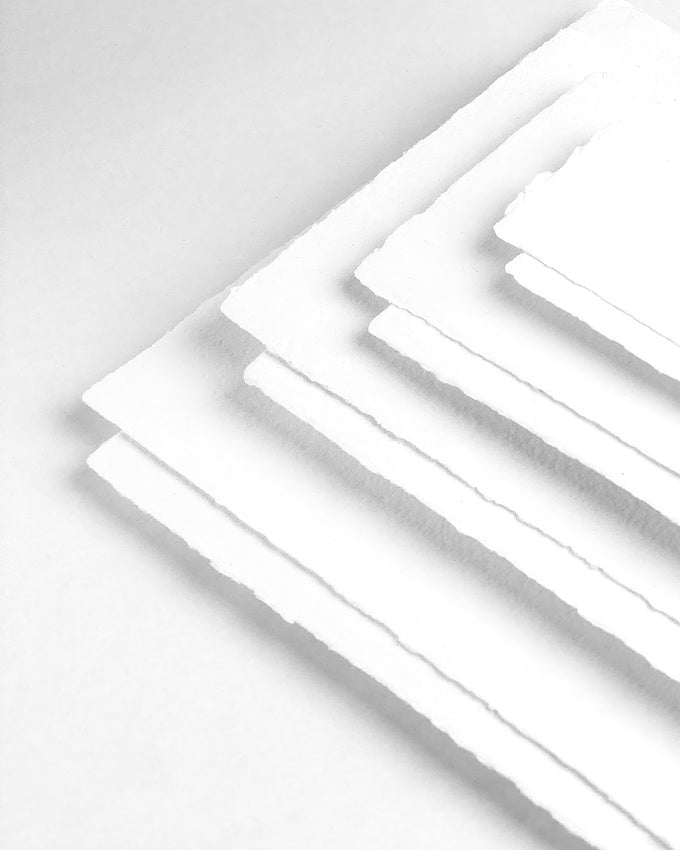 Details unseres Mustersets aus handgeschöpftem Büttenpapier.